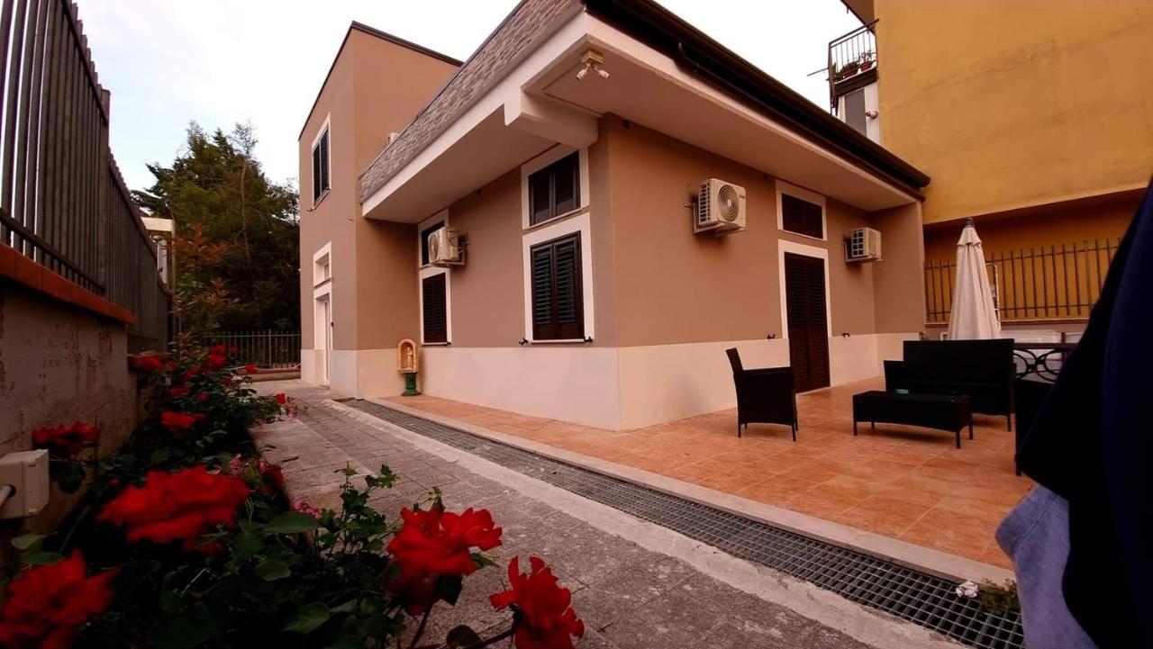 Bed & Breakfast White House *